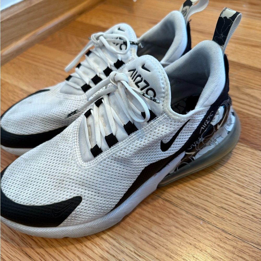 Nike Air Max 270 White and Black Athletic Shoes, 8.5 w, great condition
